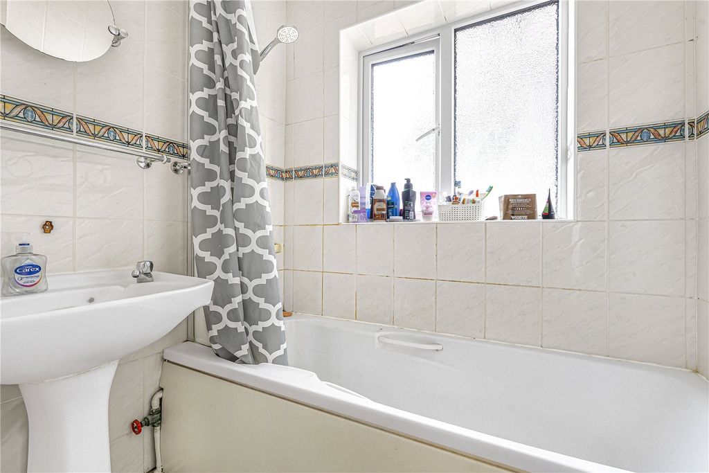 Property photo 3 of 13 Bathroom