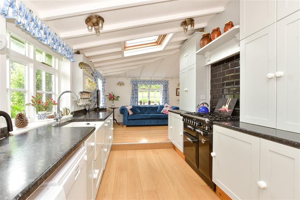Property photo 3 of 17 Kitchen