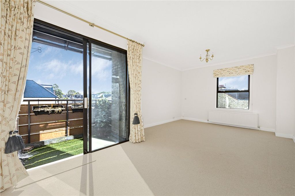 Property photo 2 of 11 Picture No. 20