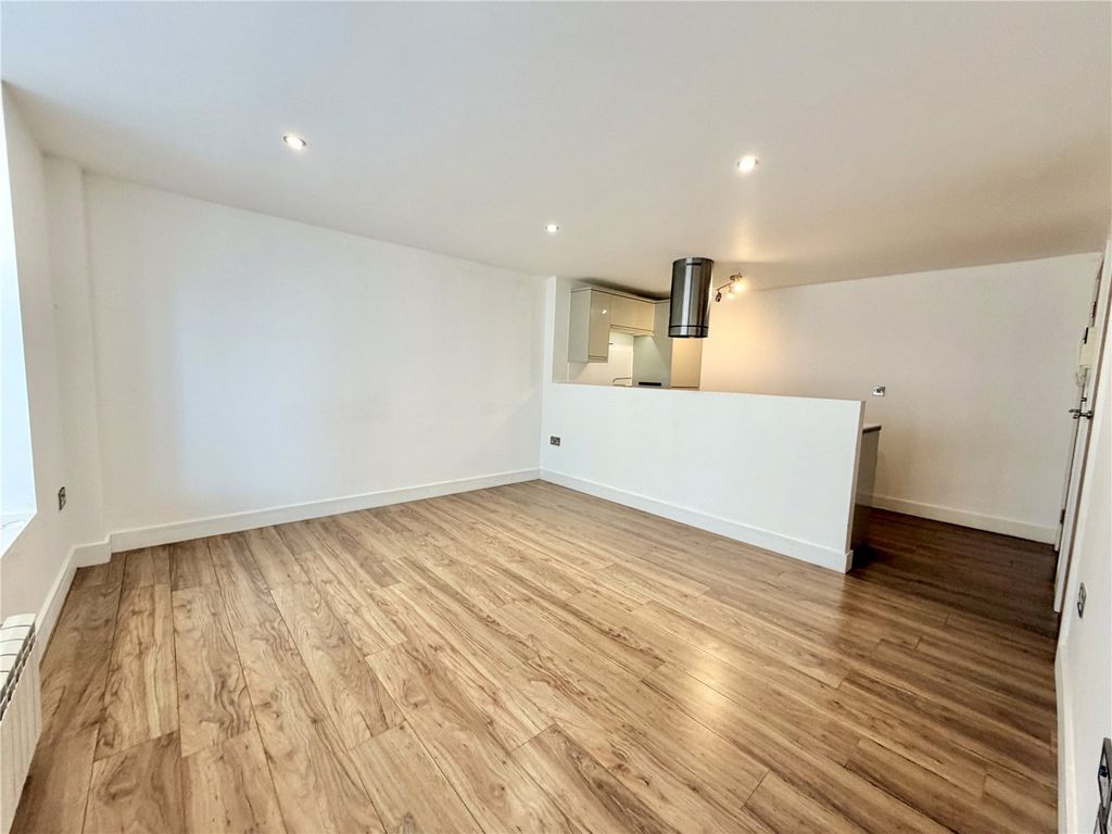 Property photo 3 of 9 Picture No. 13