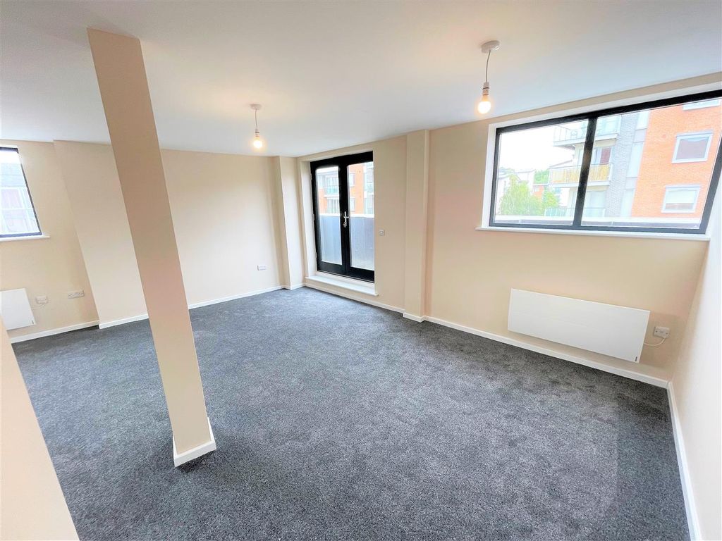 Property photo 2 of 22