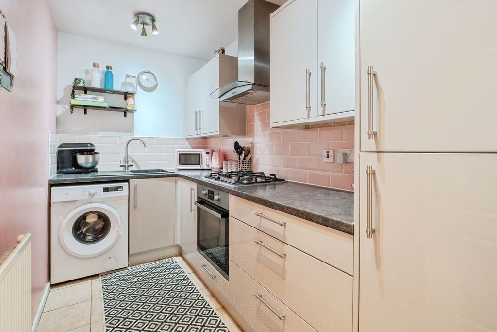 Property photo 3 of 18 Pbox-Img.Jpg