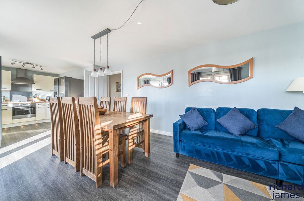 Property photo 3 of 23 Dede36A3164d4d80995176544Edde074