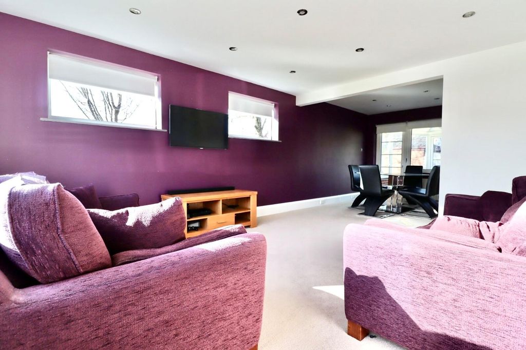 Property photo 3 of 23 Living Room