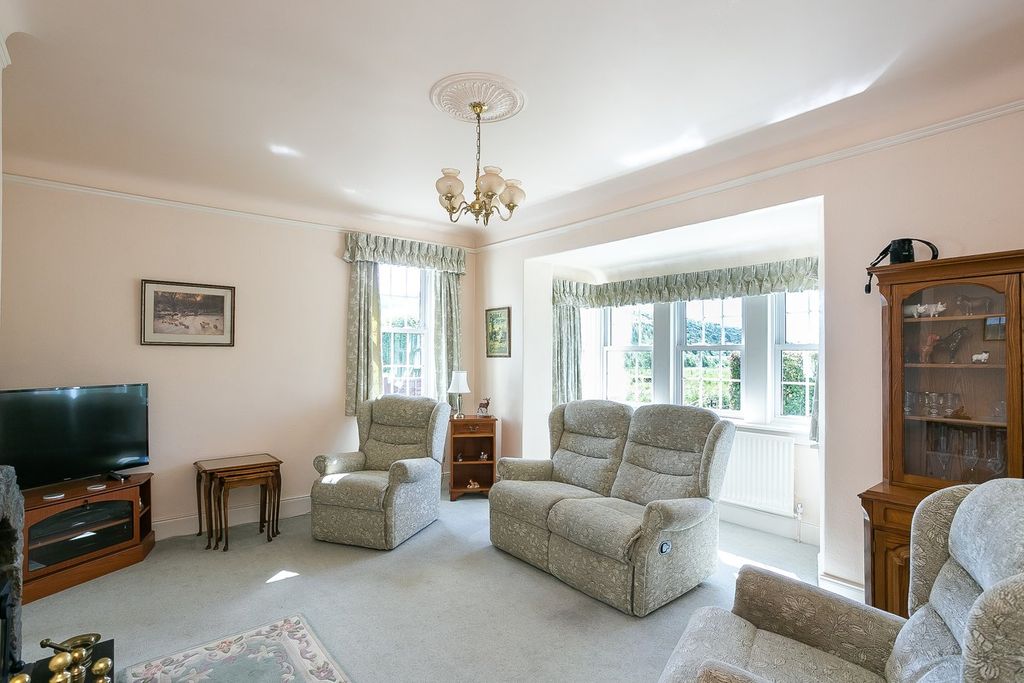 Property photo 2 of 38