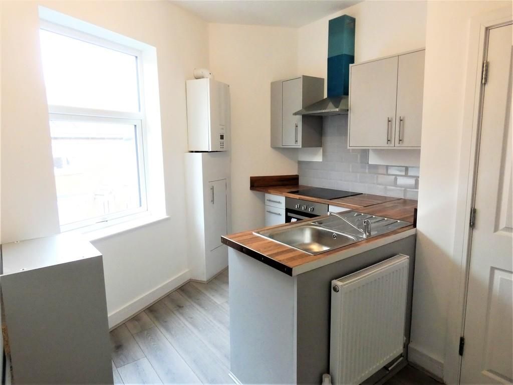 Property photo 2 of 11 Kitchen