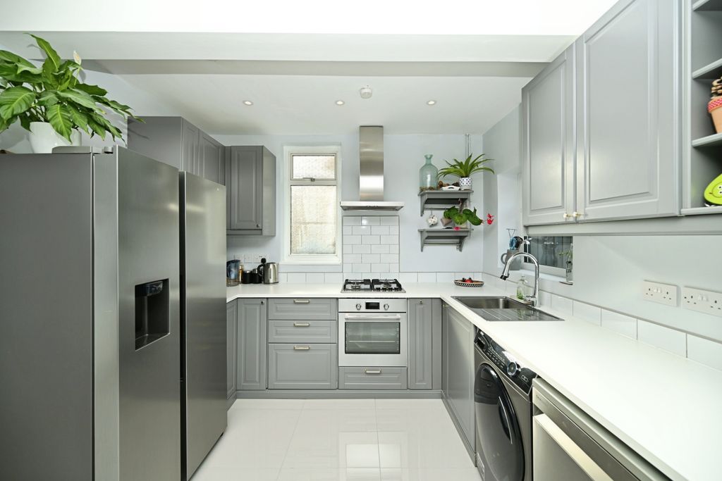 Property photo 3 of 22