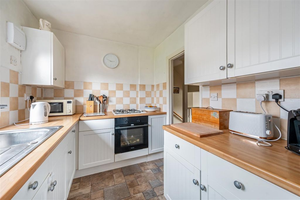 Property photo 3 of 22 Kitchen 2.Jpg