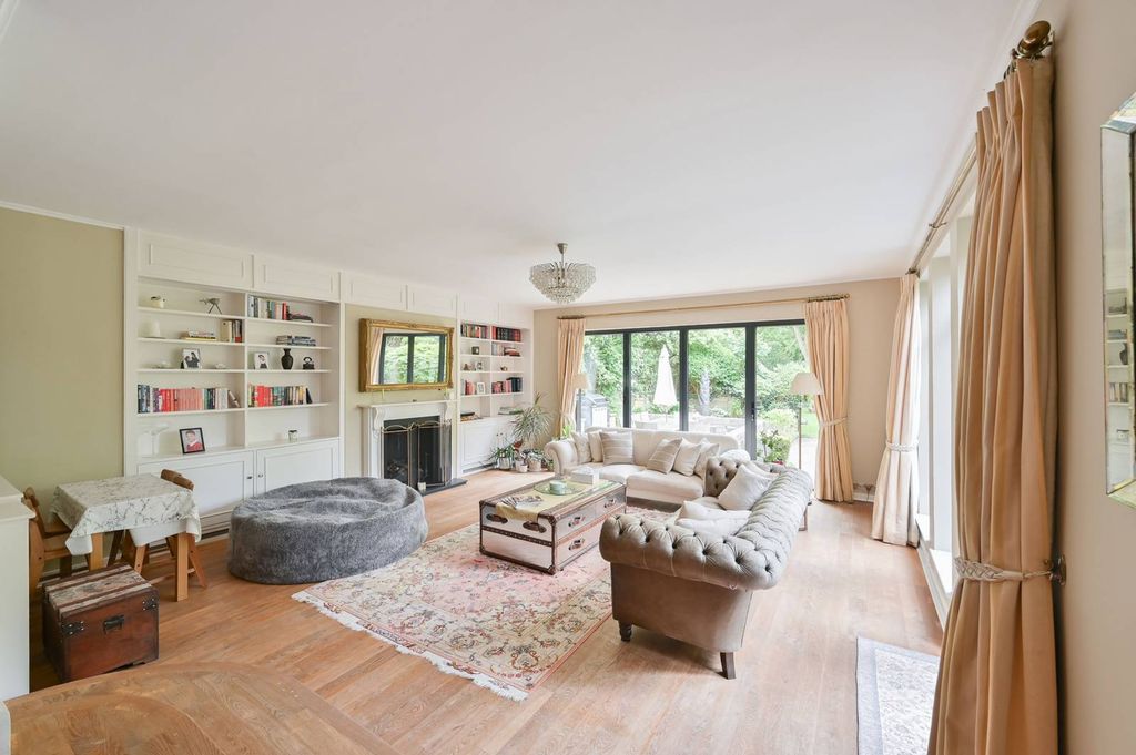 Property photo 3 of 46