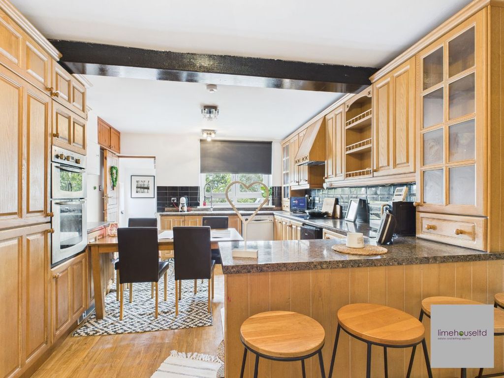 Property photo 3 of 27