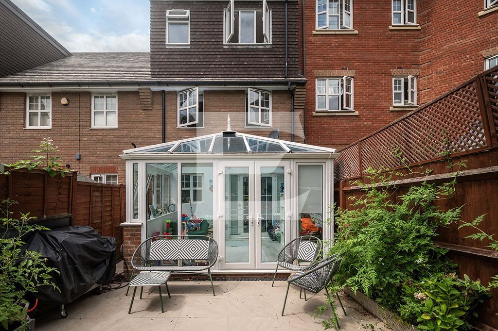 Property photo 3 of 21 Picture No. 23