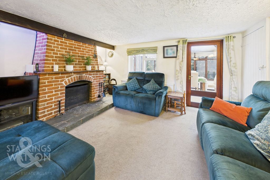 Property photo 2 of 34