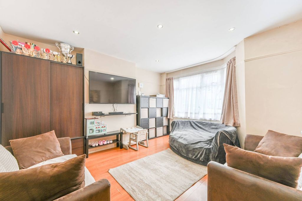 Property photo 2 of 15