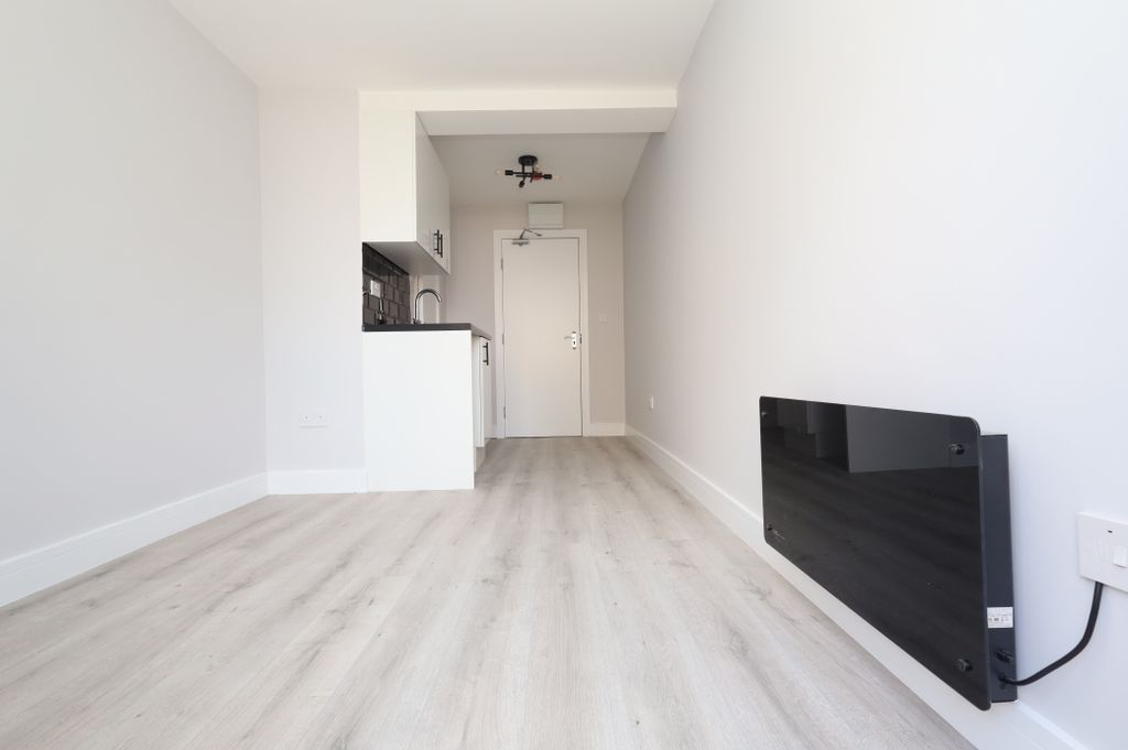 Property photo 1 of 2