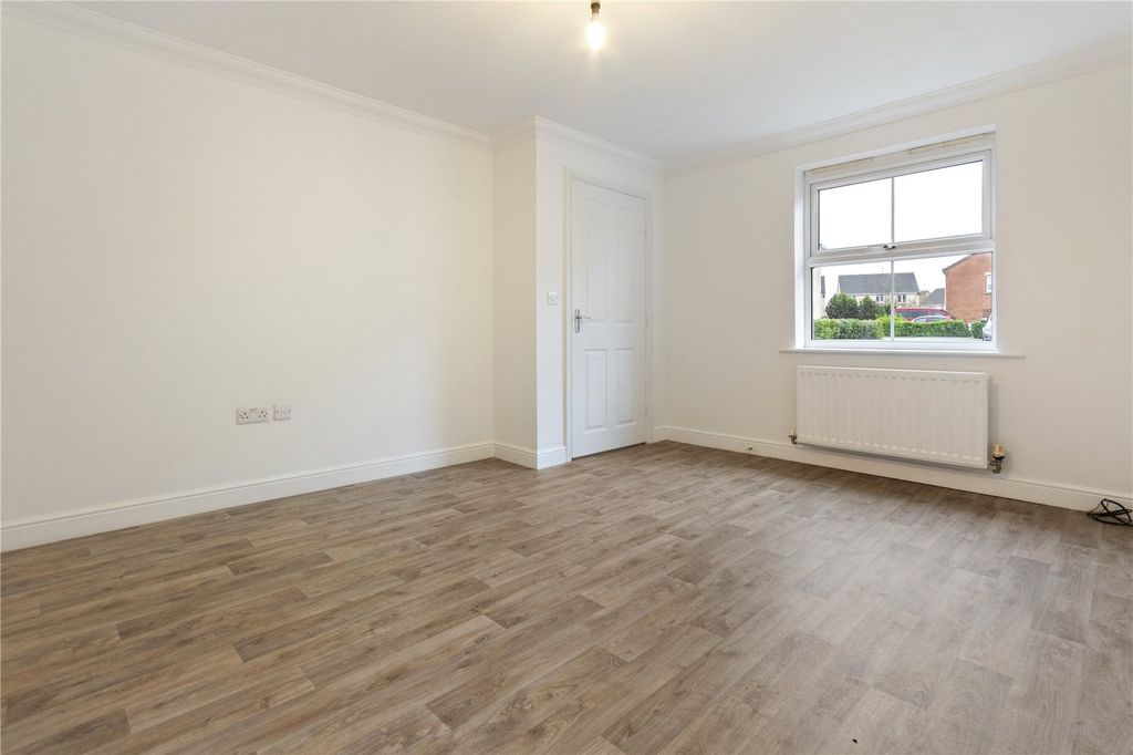 Property photo 2 of 20 Picture No. 14