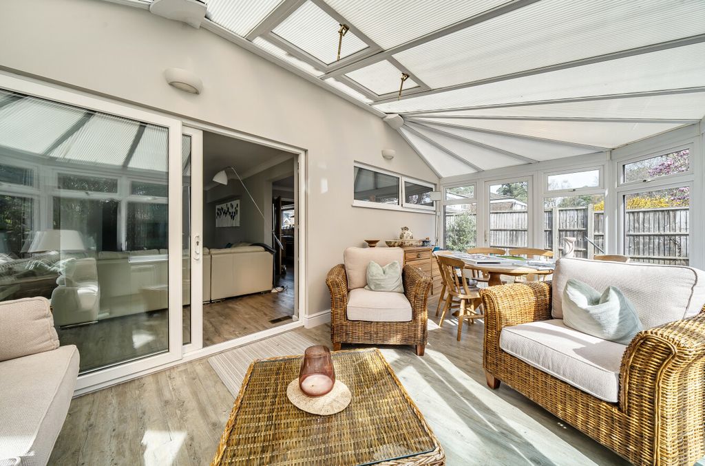 Property photo 2 of 21 1429792-25-69Bd51...