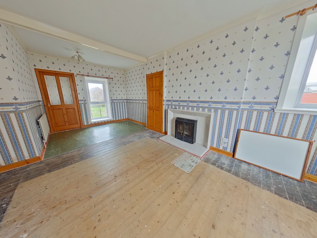 Property photo 3 of 10 Photo 8