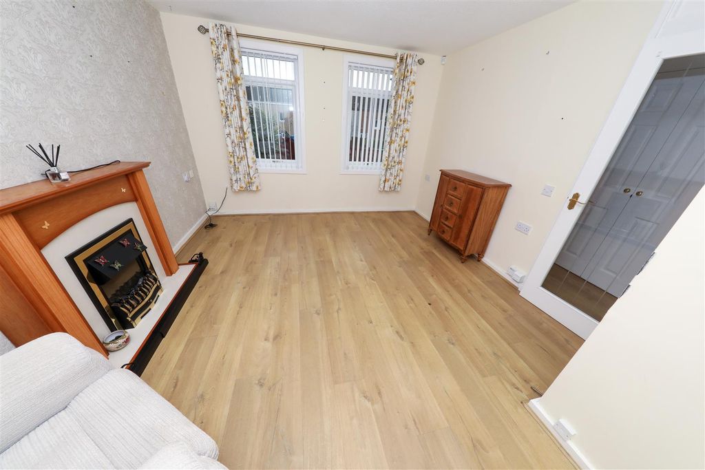 Property photo 2 of 15 B
