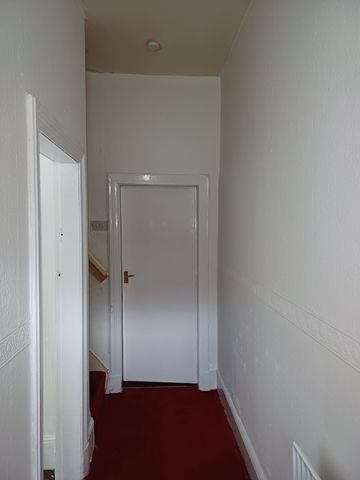 Property photo 3 of 9 Hallway