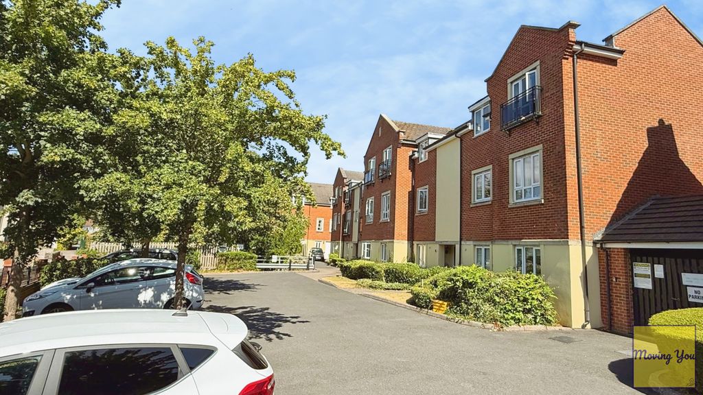 Property photo 2 of 19 Old Pooles Yard