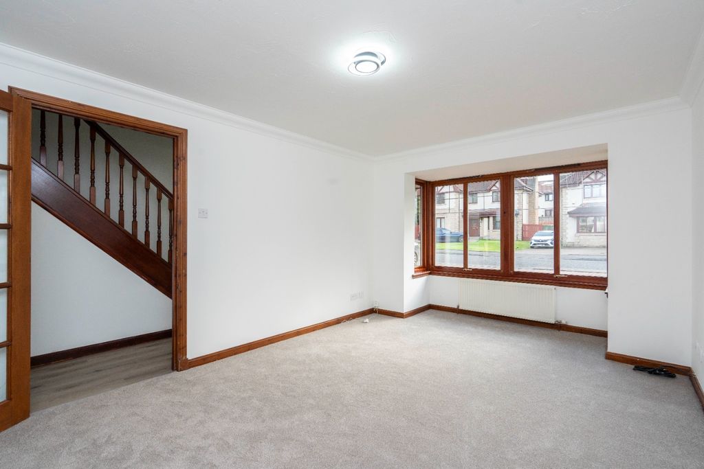 Property photo 2 of 33 4537845