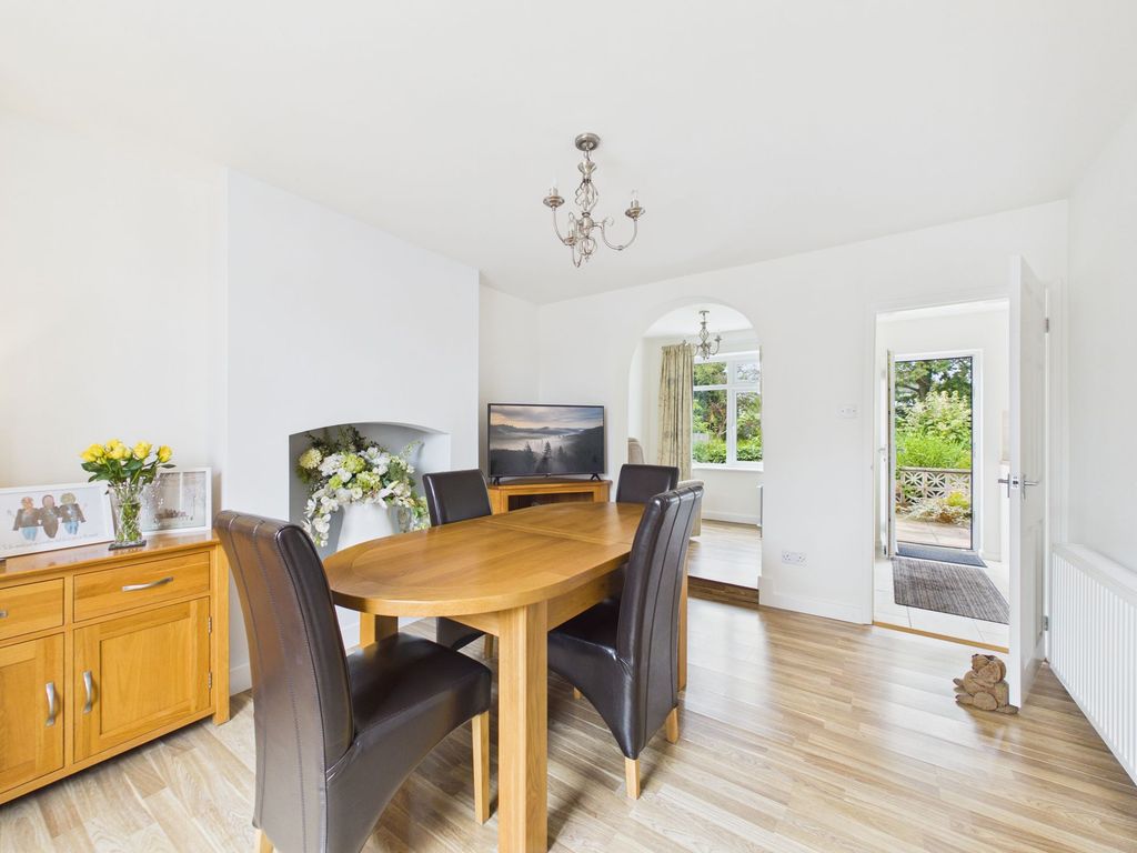 Property photo 3 of 21 Dining Room Through To Snug And Kitchen