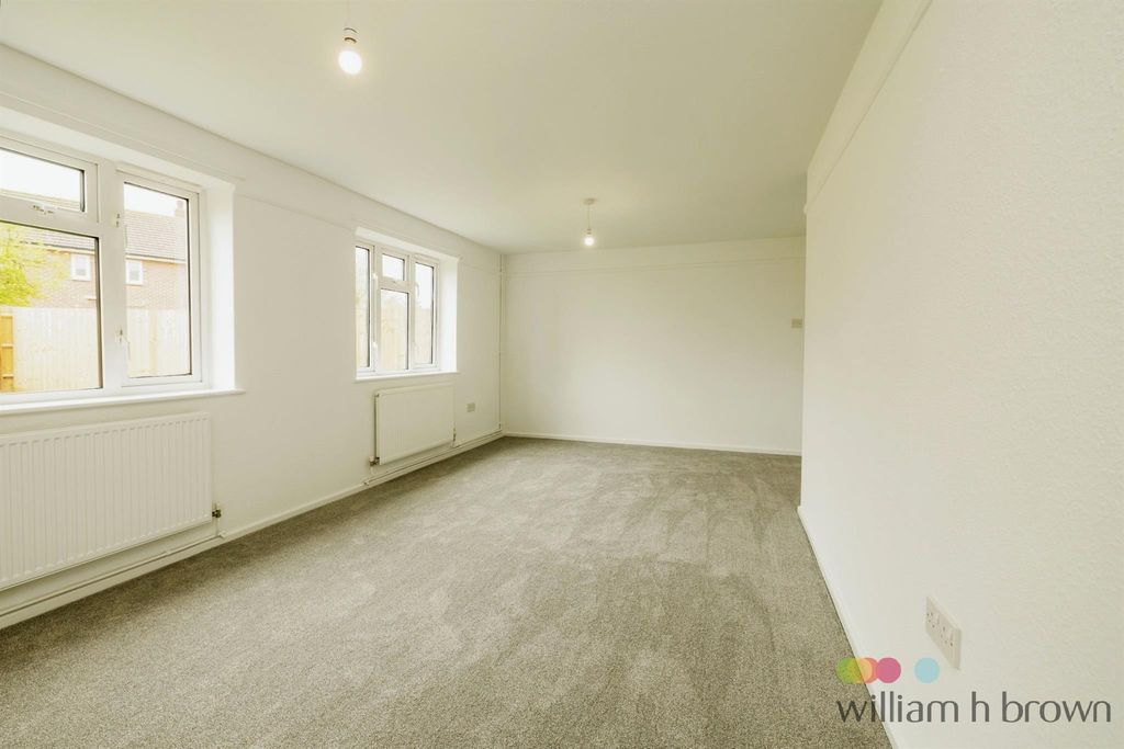 Property photo 2 of 14 Image