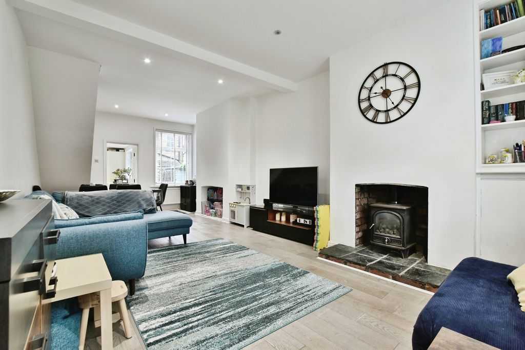 Property photo 2 of 16 Pbox-Img.Jpg