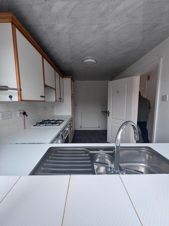 Property photo 3 of 27