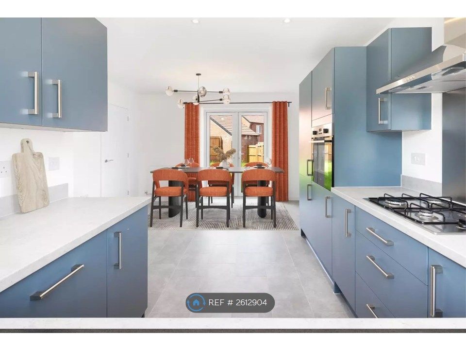 Property photo 2 of 7 Kitchen &amp; Dining