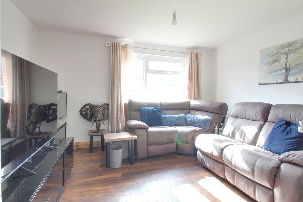 Property photo 3 of 11 Picture No. 10