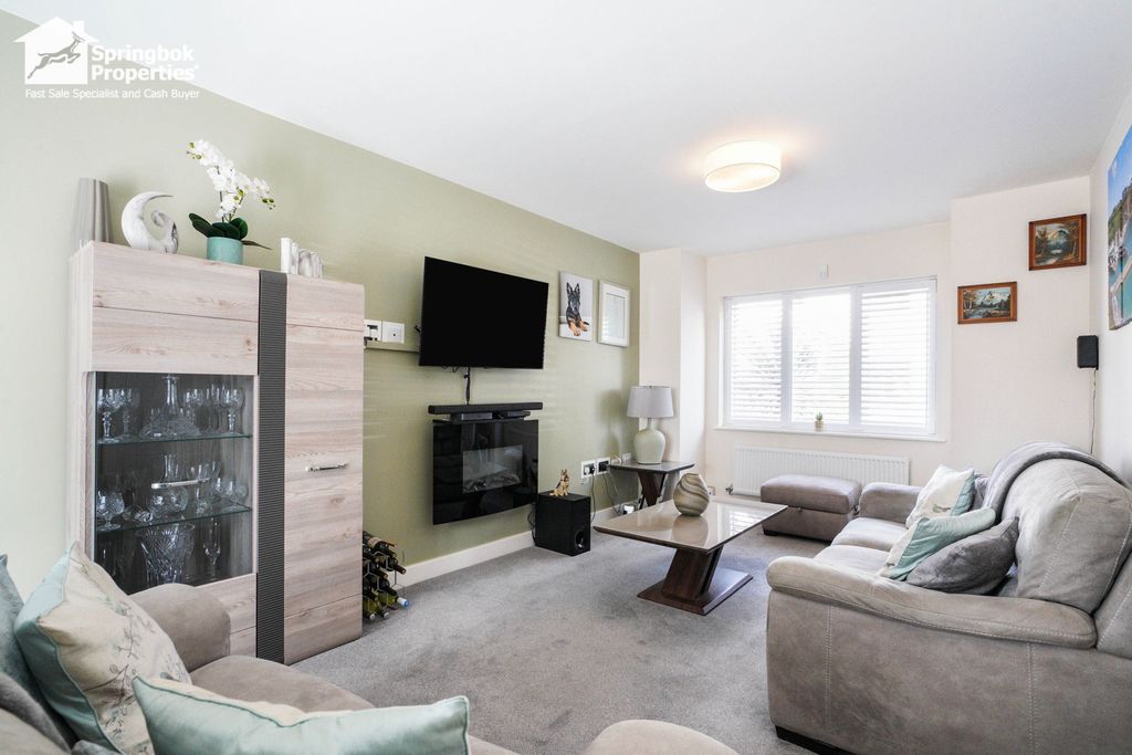 Property photo 3 of 19 Image 2