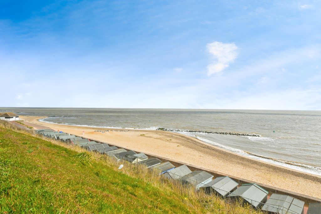 Property photo 2 of 15 Seafront