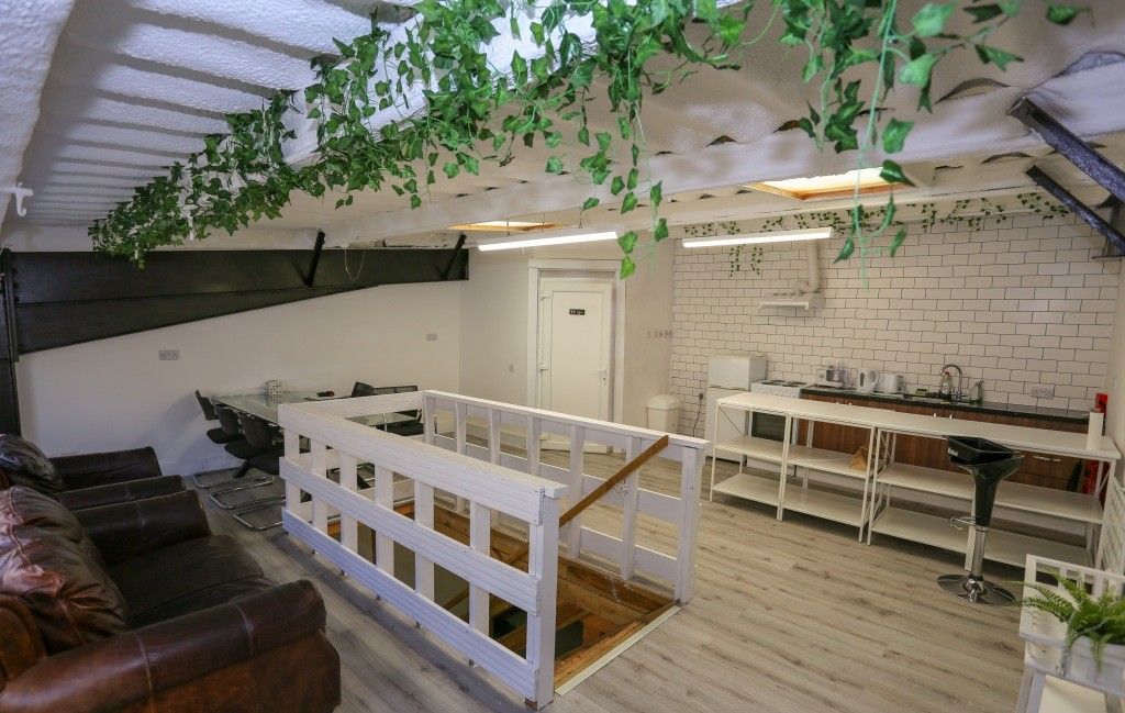 Property photo 1 of 2