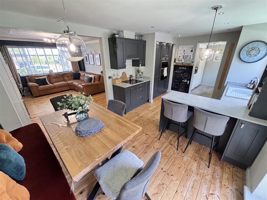 Property photo 2 of 16 Open Plan Kitchen And Dining Room