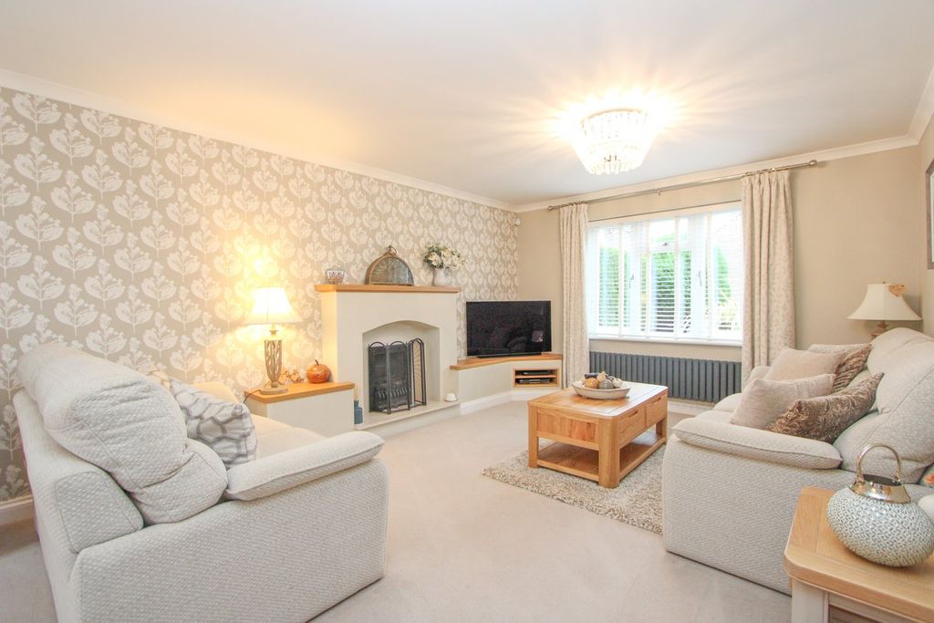 Property photo 3 of 32