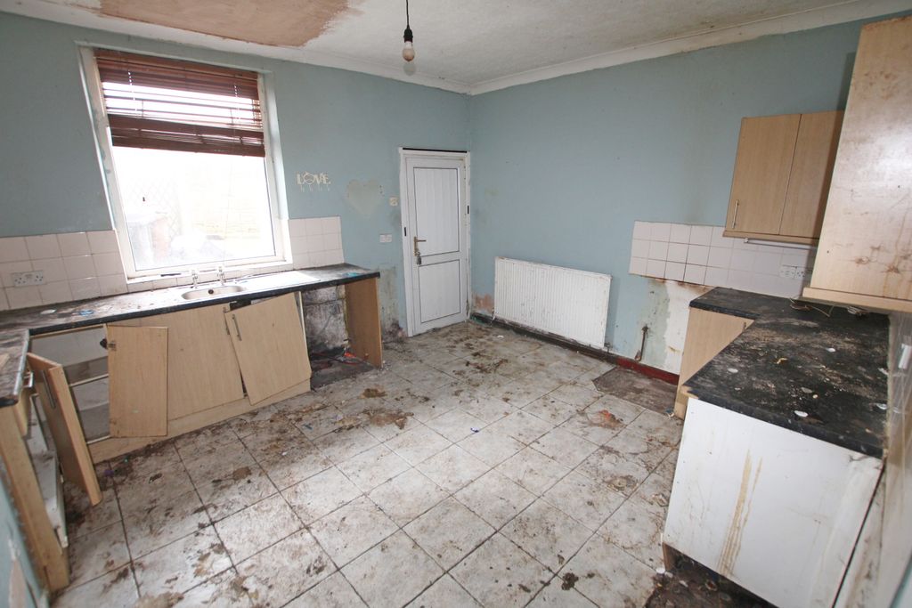 Property photo 3 of 7 3