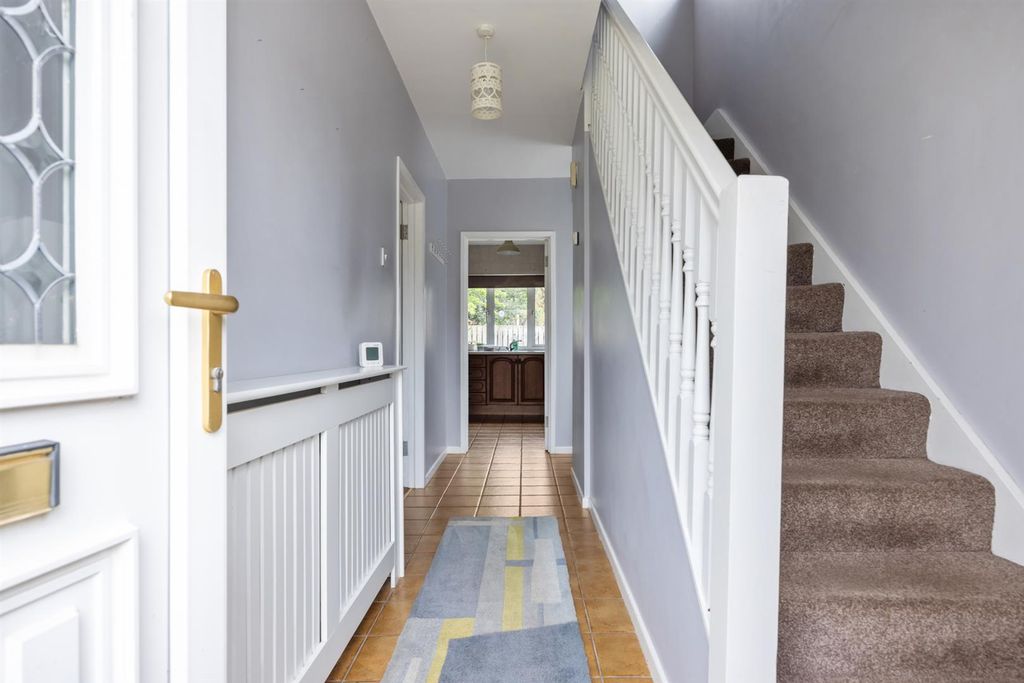 Property photo 2 of 22 11 Ashburn 14.Jpg