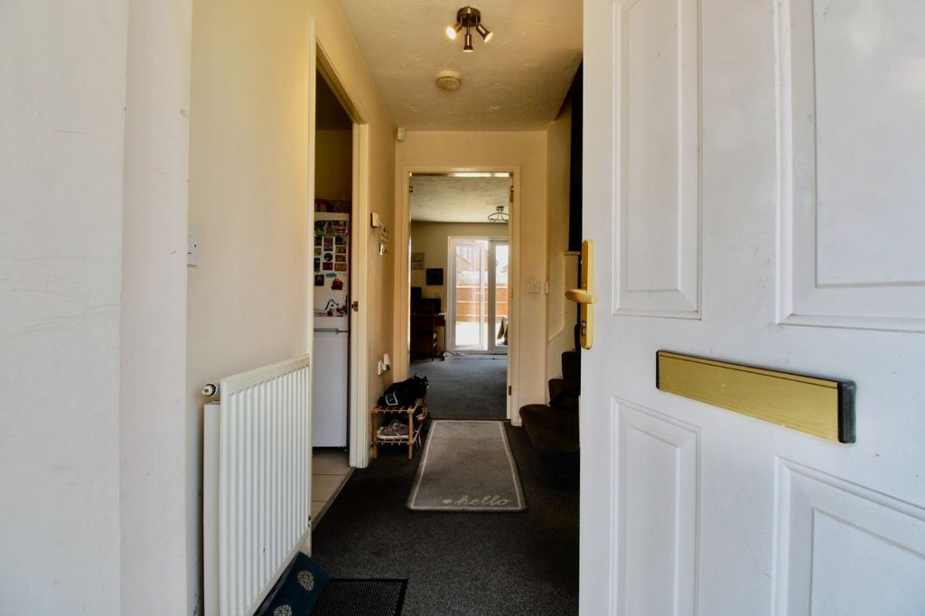 Property photo 3 of 12 Entrance Hall