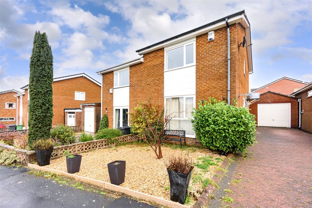 Property photo 1 of 8 External