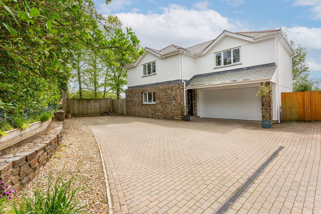 Property photo 1 of 62