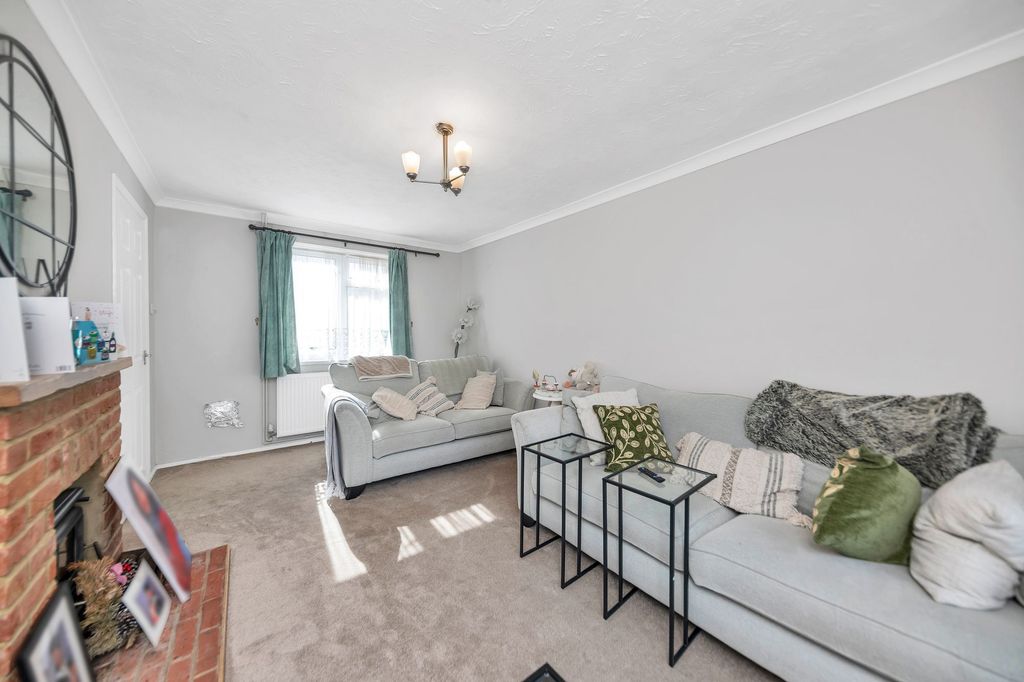 Property photo 3 of 26