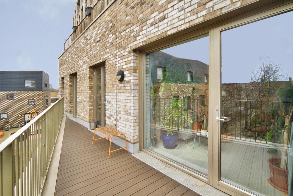 Property photo 2 of 14 Pbox-Img.Jpg