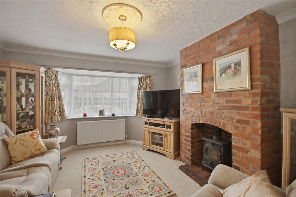 Property photo 2 of 17 Living Room