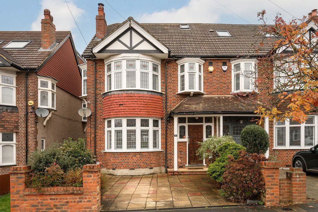 Property photo 2 of 27