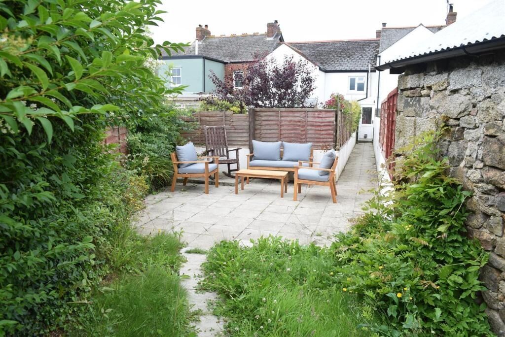 Property photo 2 of 13 5537143