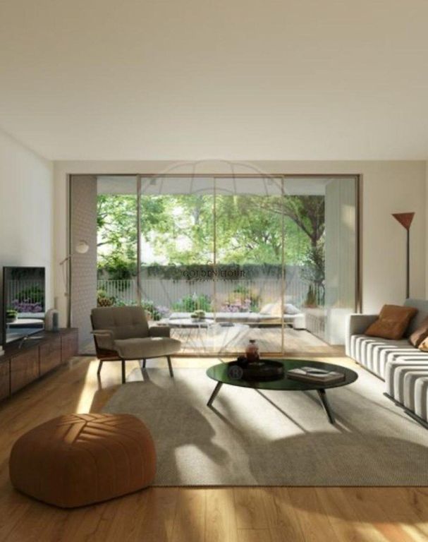 Property photo 1 of 13 Modern 1-Bedroom Apartment In Coimbrões, Gaia