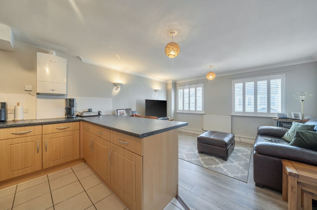 Property photo 3 of 9