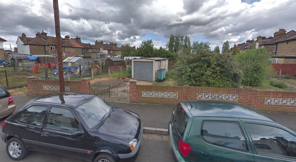 Property photo 2 of 3 3951381