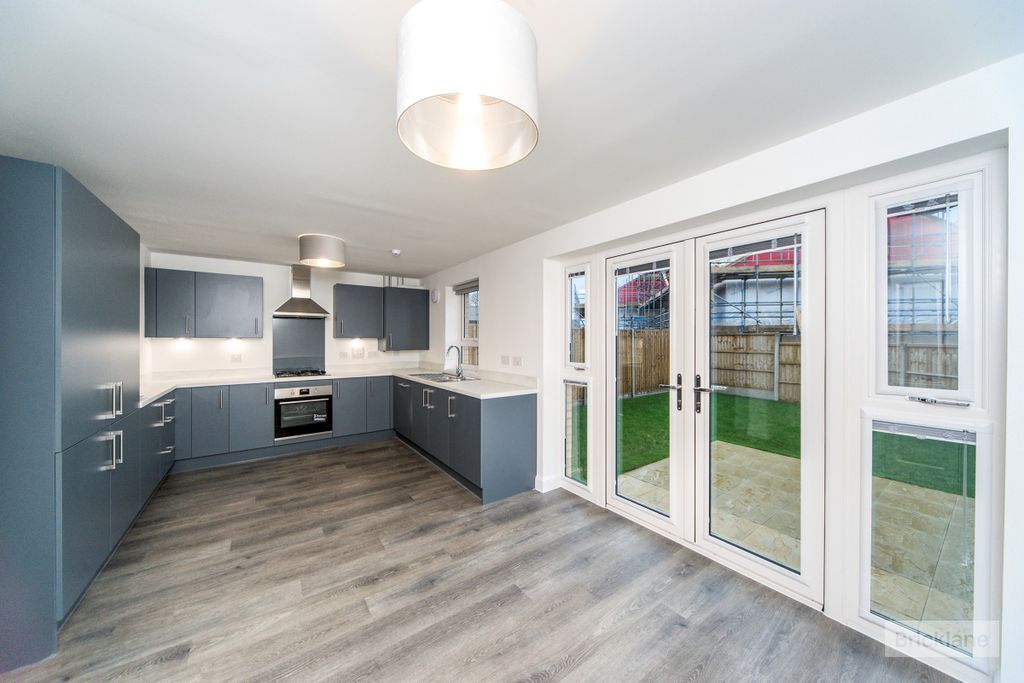 Property photo 2 of 14 Kitchen